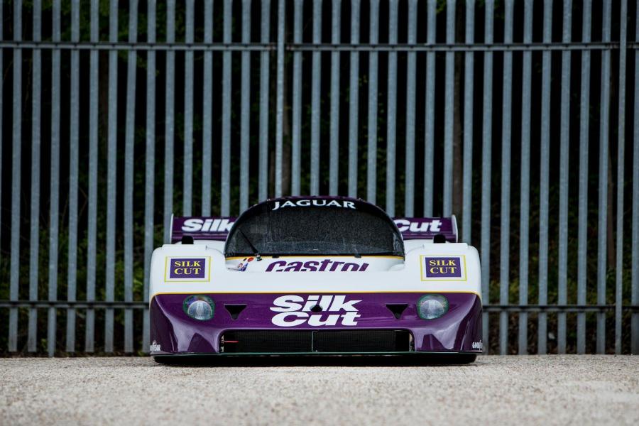  Jaguar XJR11 1990 года  (фото 2 из 16)